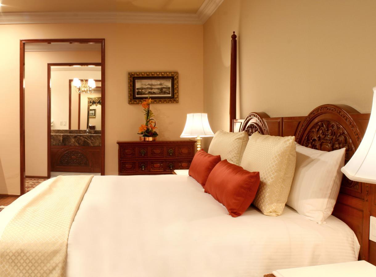 Hotel Geneve Cd De Mexico Exteriör bild A bedroom at the Taj Bengal